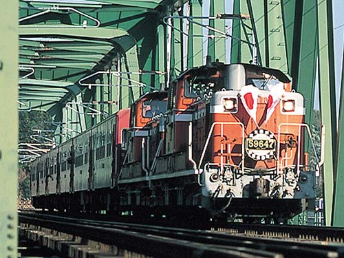 511001